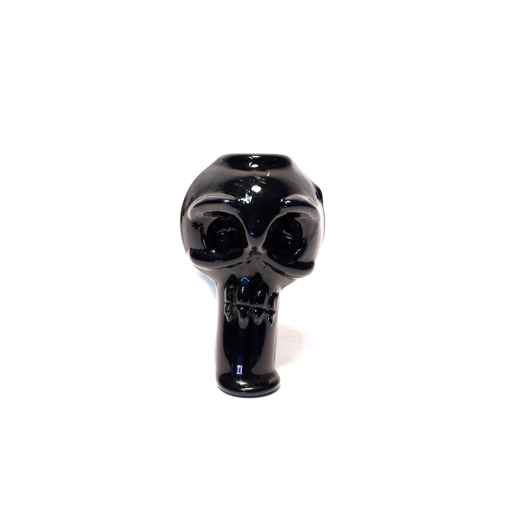 PIPE - GLASS LARGE BLACK SKULL The Bong Shop