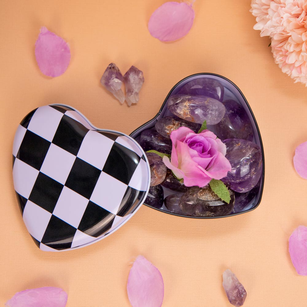Checkers Heart-Shaped Metal Tin Planet X